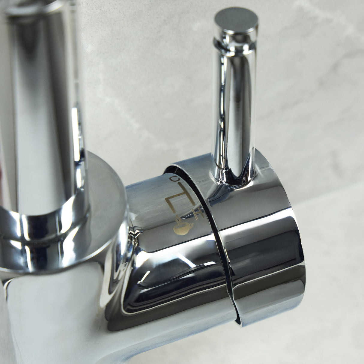Verossi | Flex | Multiuse Style 3 in 1 Instant Boiling Tap with Flexi Spray | Polished Chrome Finish