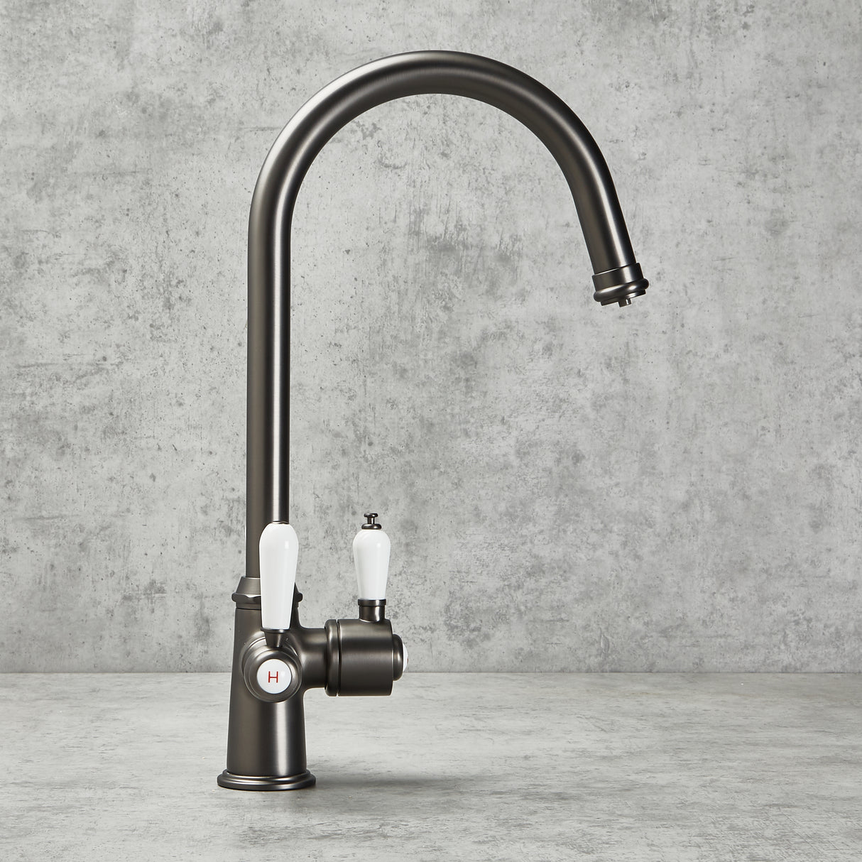 Verossi | Vandisso | Traditional Cruciform Style 3 in 1 Instant Boiling Tap | White Ceramic Levers | Gun Metal Finish