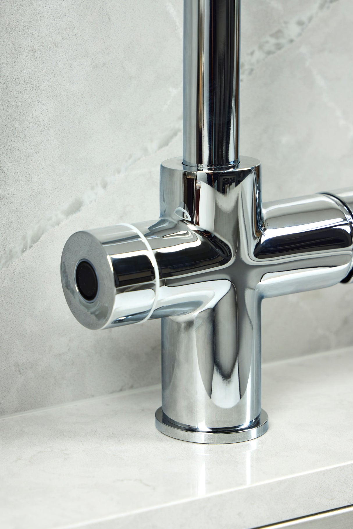 Verossi | Valeria | Finger Print Control 3 in 1 Instant Boiling Tap | Polished Chrome Finish