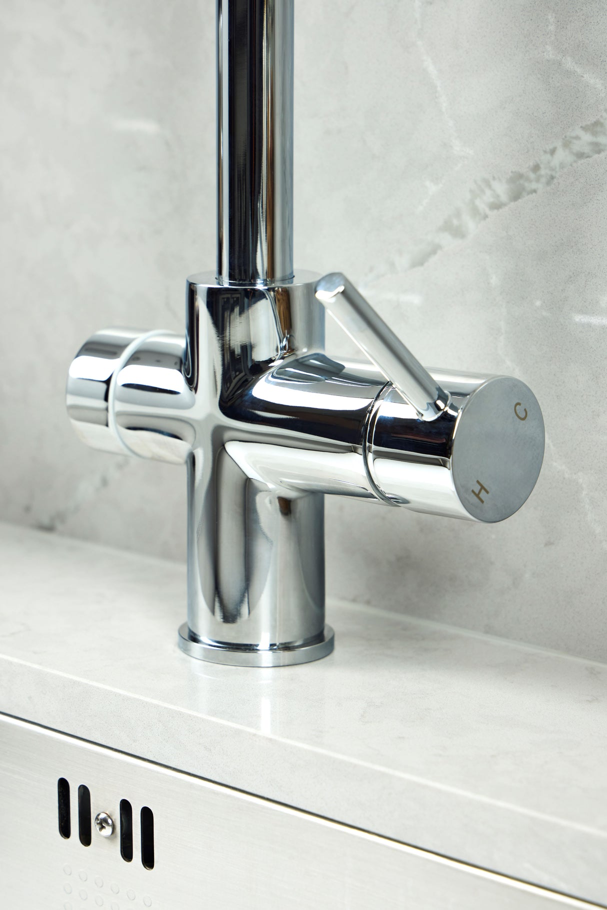 Verossi | Valeria | Finger Print Control 3 in 1 Instant Boiling Tap | Polished Chrome Finish