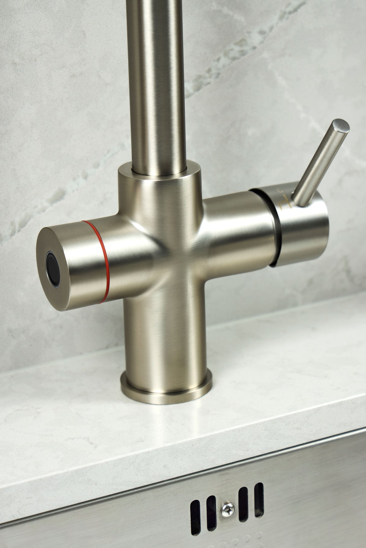 Verossi | Valyrian | Finger Print Control 4 in 1 Instant Boiling & Filtered Cold Water Tap | Brushed Steel Finish