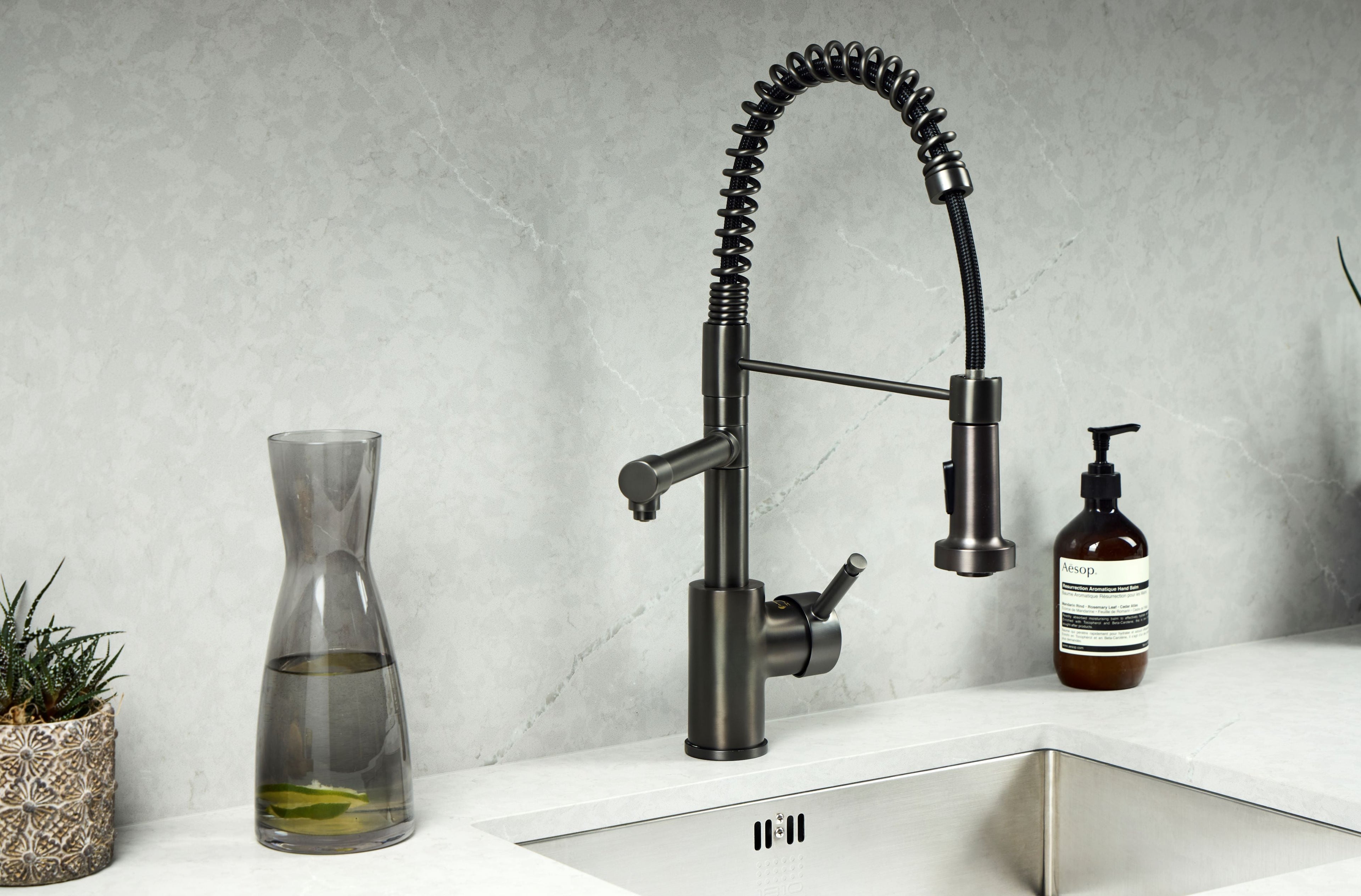 Choosing the Right Boiling Water Tap: Verossi 3-in-1 vs 4-in-1 Instant Boiling Water Systems