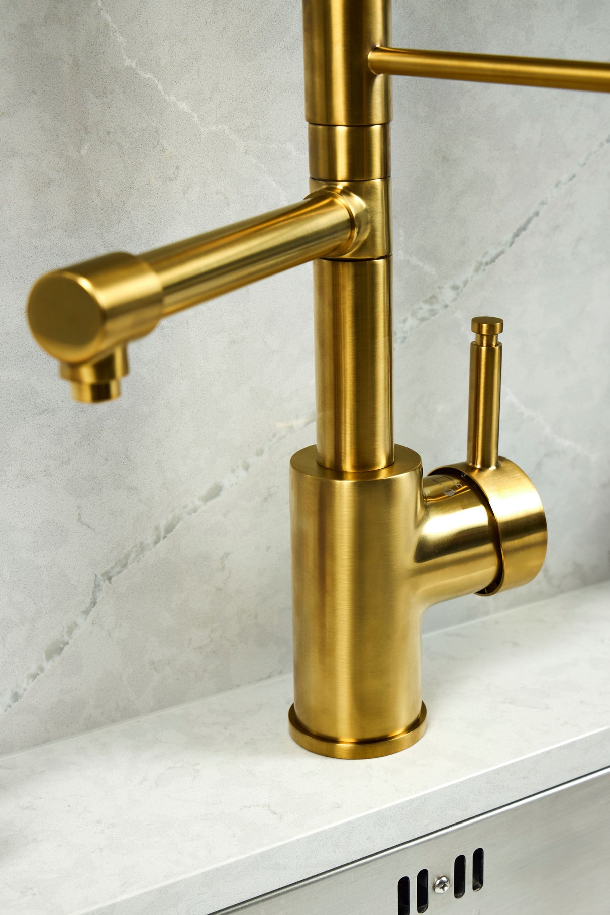 Verossi  | Flex | Multiuse Style 3 in 1 Instant Boiling Tap with Flexi Spray  | Brushed Gold Finish