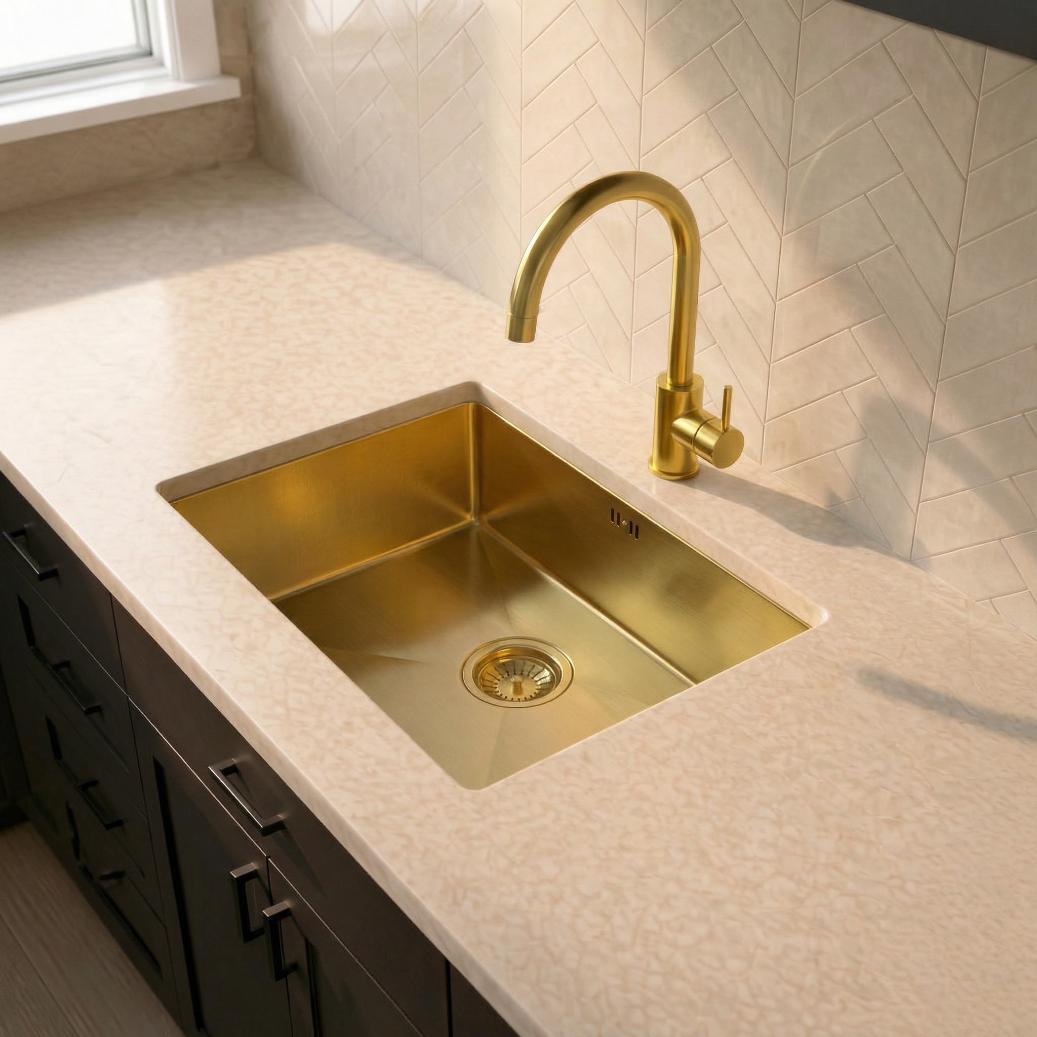 Verossi | 1.0 Bowl Kitchen Sink | Inset or Undermounted | Chrome Strainer Waste Supplied | 540x440x205 | Brushed Gold