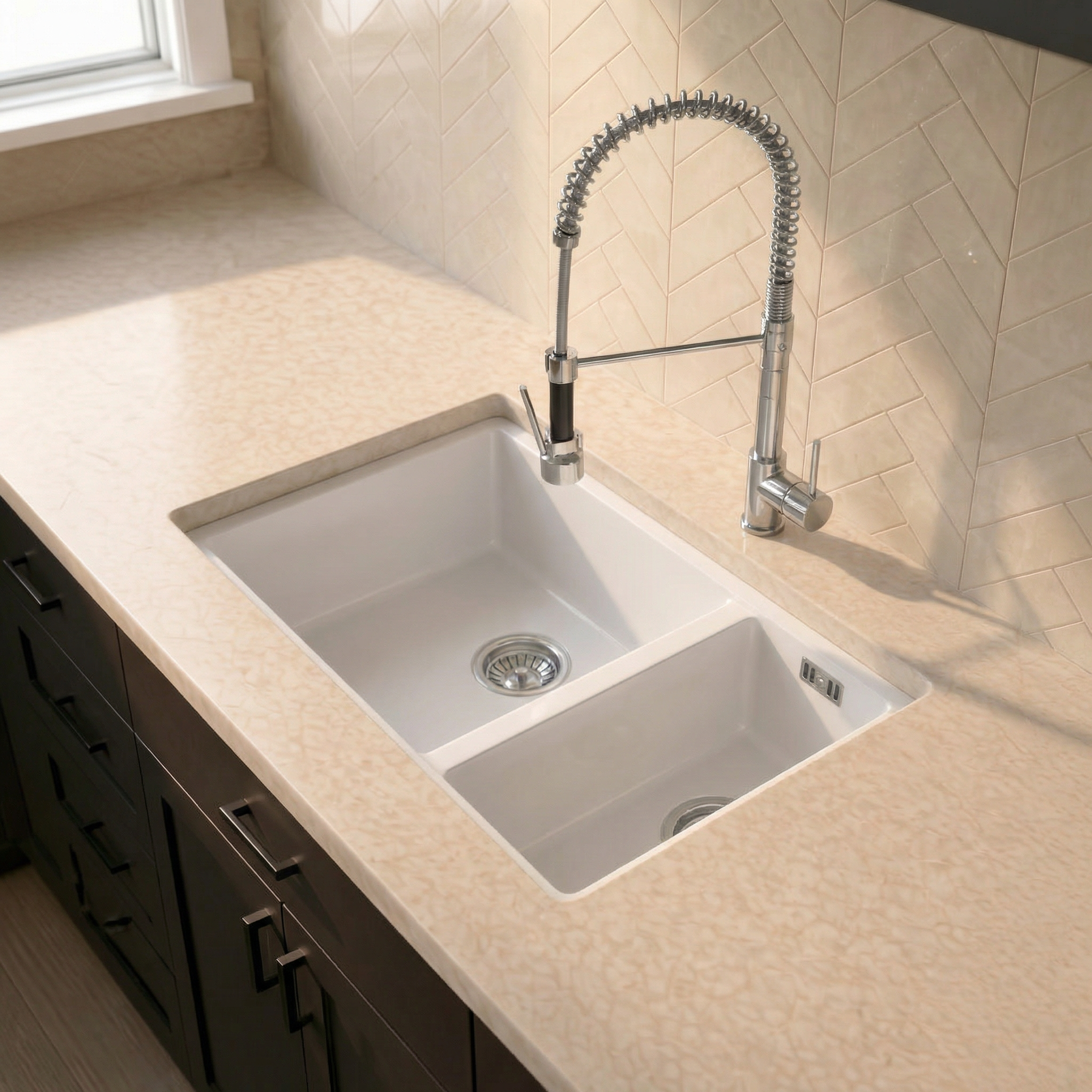 Verossi | 1.5 Bowl Comite Kitchen Sink | Inset or Undermounted | Chrome Strainer Wastes Supplied | 670x440x206mm | Matt White