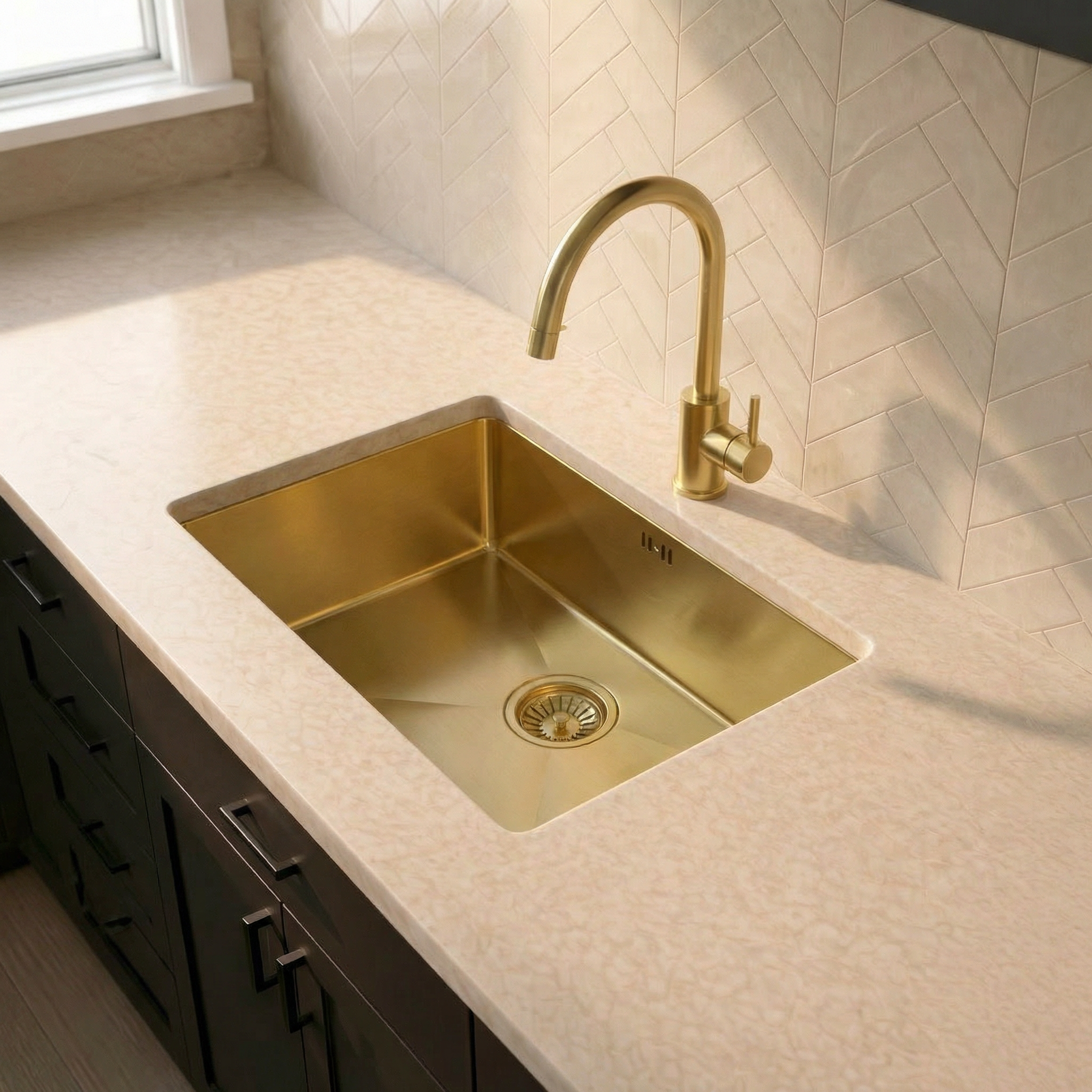 Verossi | 1.0 Bowl Kitchen Sink | Inset or Undermounted | Chrome Strainer Waste Supplied | 540x440x205 | Brushed Brass