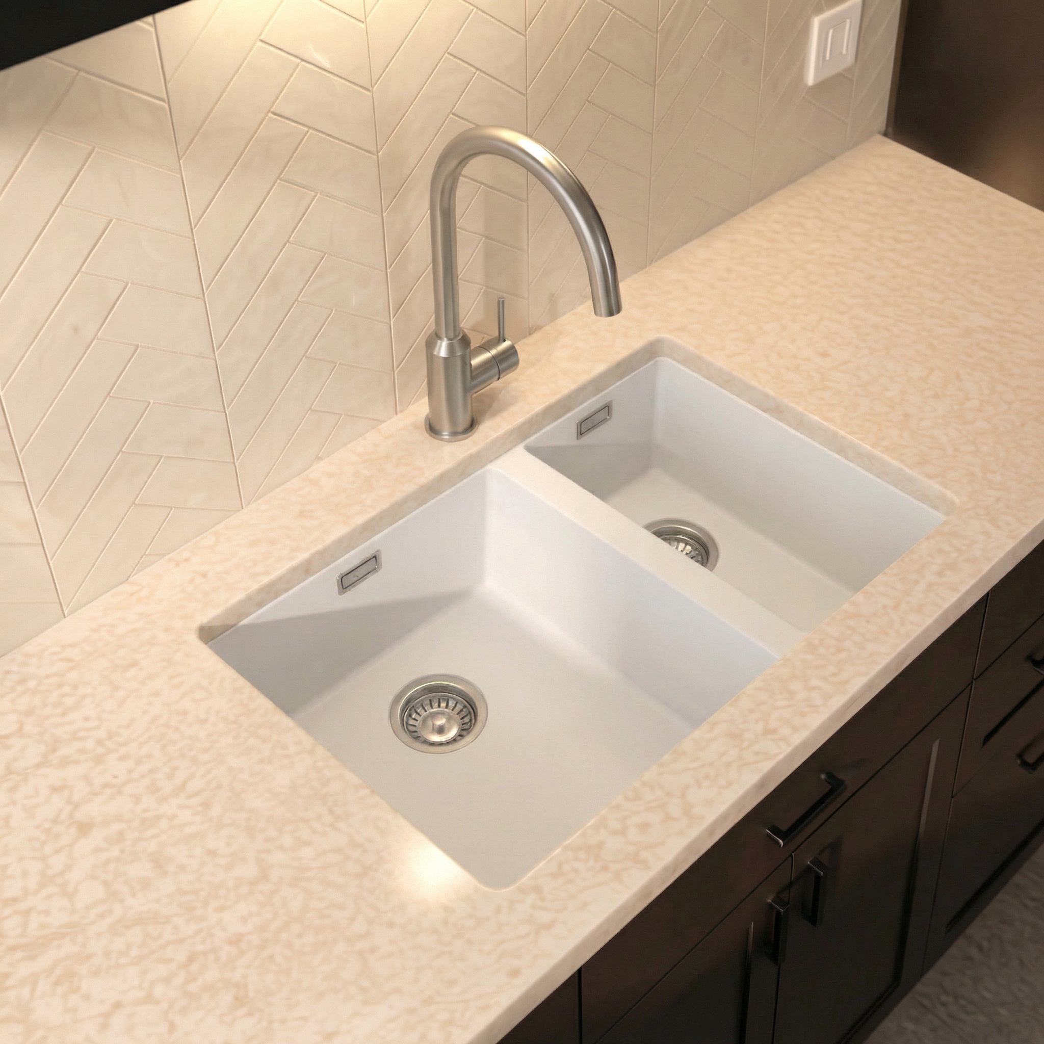 Verossi | 1.5 Bowl Comite Kitchen Sink | Inset or Undermounted | Chrome Strainer Wastes Supplied | 670x440x206mm | Matt White