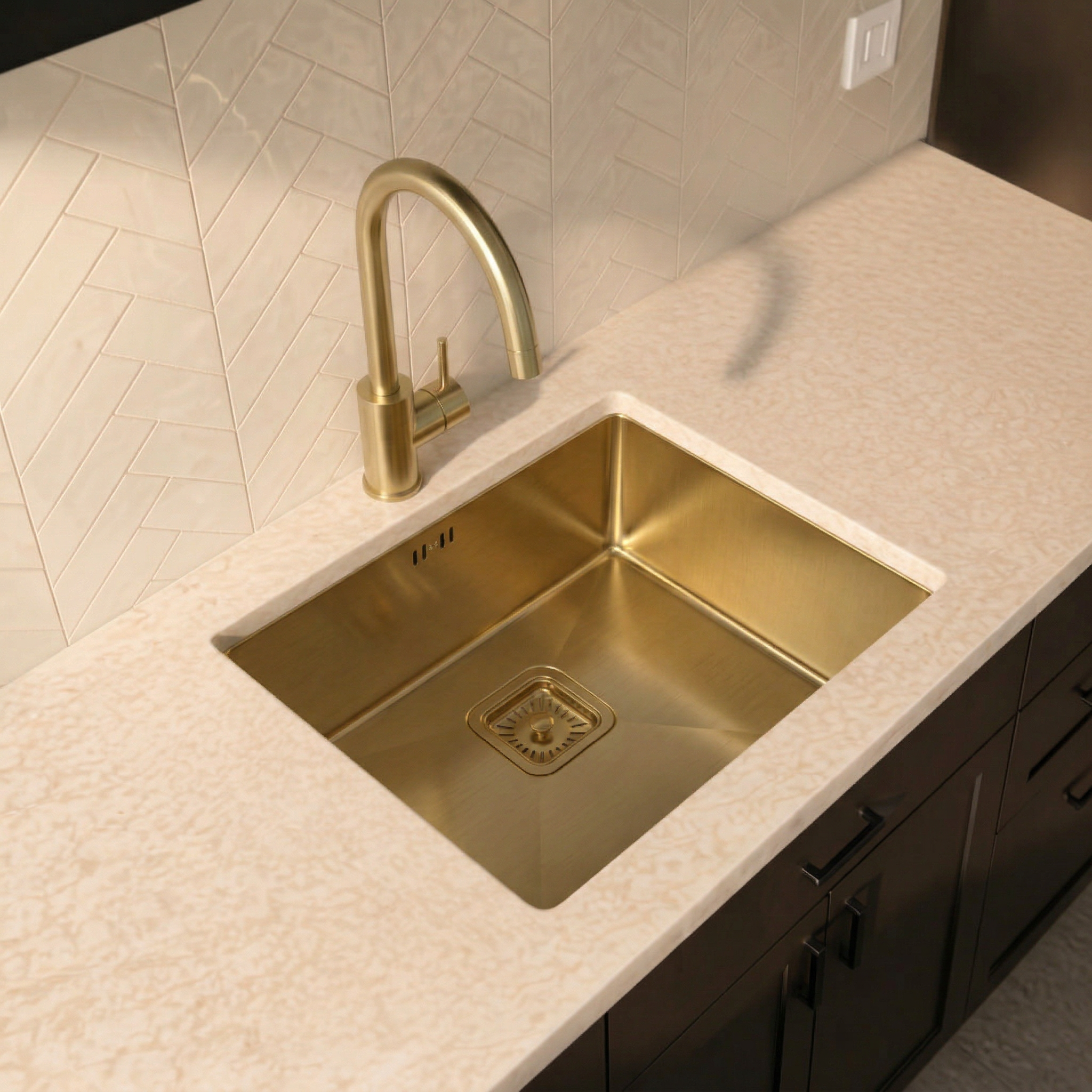 Verossi | 1.0 Bowl Kitchen Sink | Inset or Undermounted | Chrome Strainer Waste Supplied | 440x440x205 | Brushed Brass