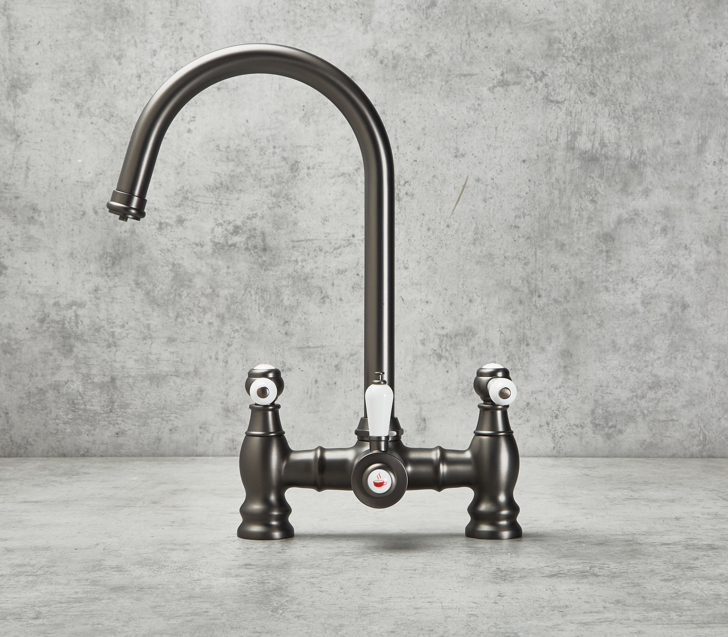 Brushed Gunmetal | 3-in-1 Traditional Instant Boiling Water Tap System