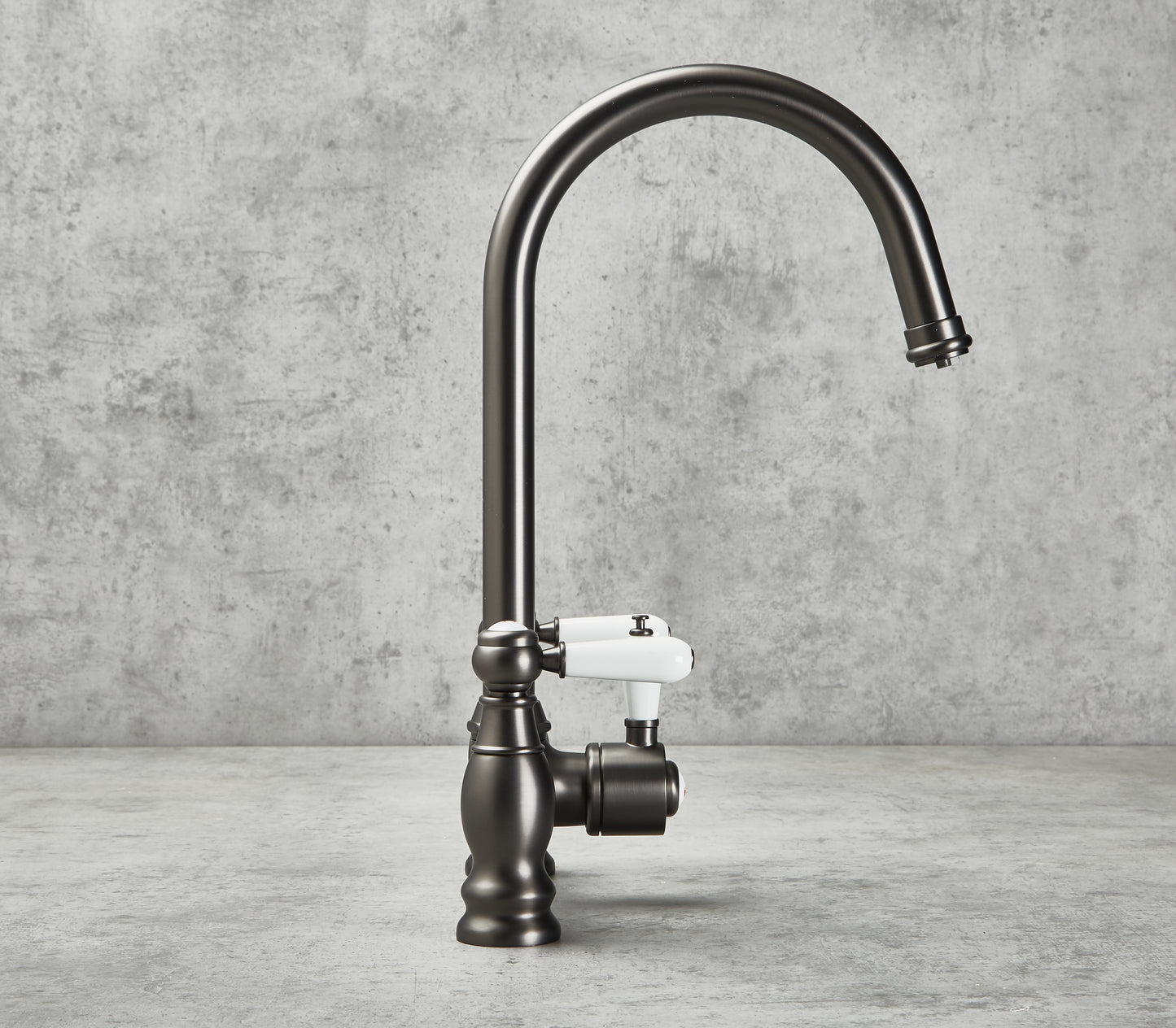 Brushed Gunmetal | 3-in-1 Traditional Instant Boiling Water Tap System