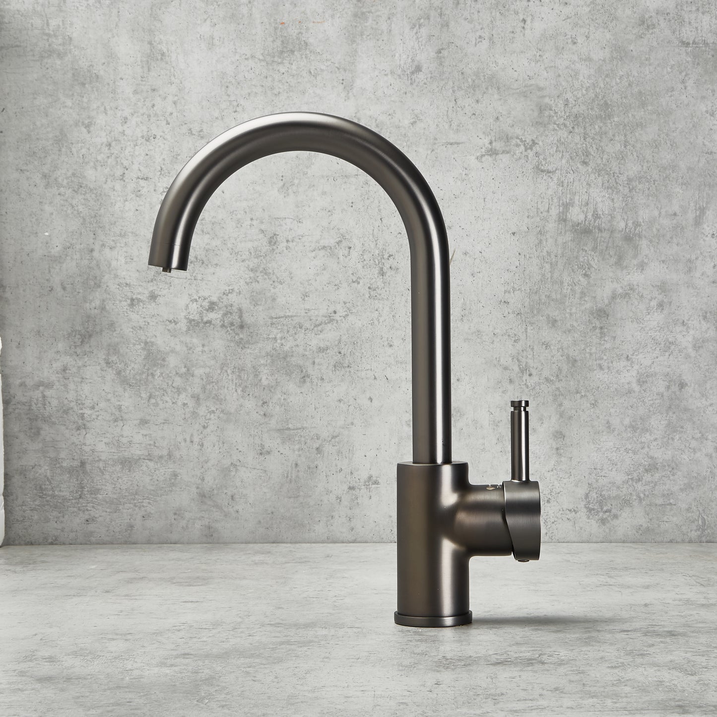 Brushed Gunmetal | 3-in-1 Instant Boiling Water Tap