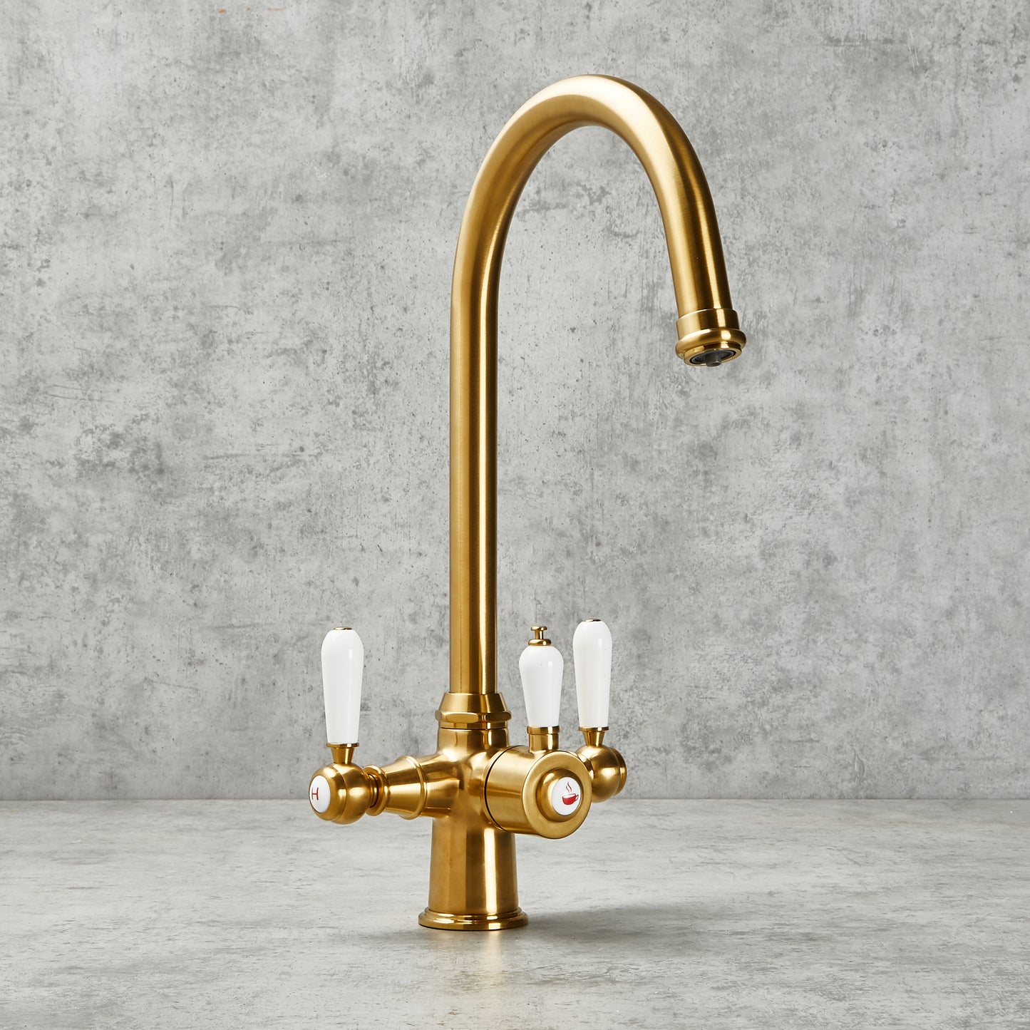 Brushed Gold | Traditional 3-in-1 Instant Boiling Water Tap System