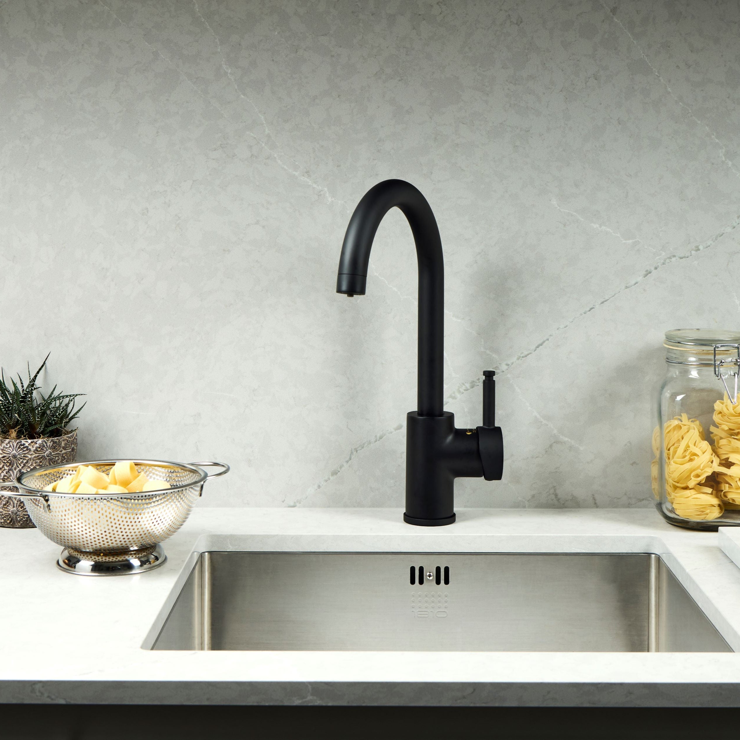 Verossi  | Velante | Single Lever 3 in 1 Instant Boiling Tap | Matt Black Finish