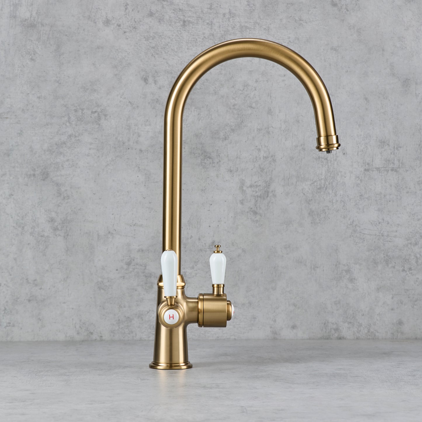 Brushed Brass | Traditional 3-in-1 Instant Boiling Water Tap System