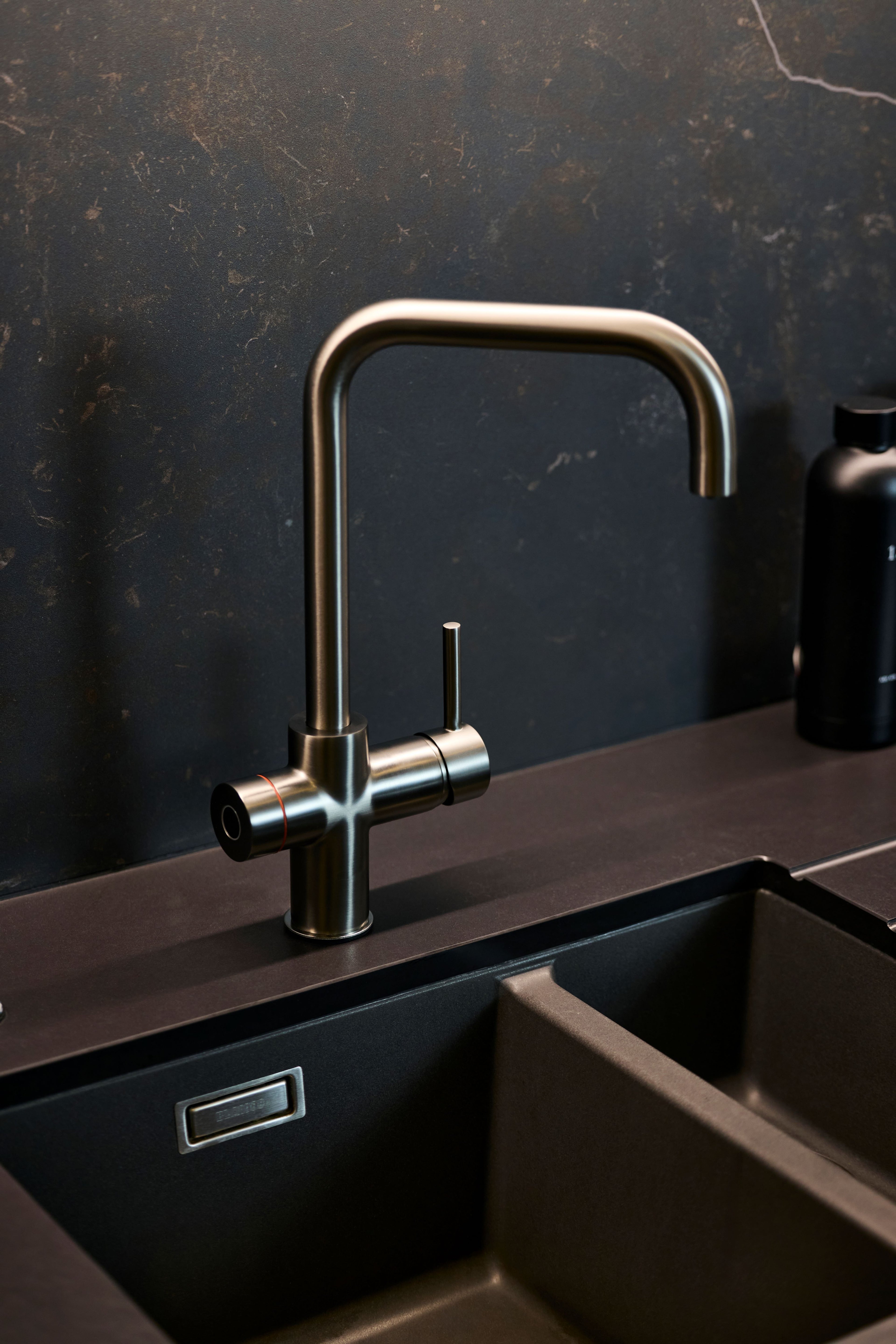 Verossi  | Valeria | Finger Print Control 3 in 1 Instant Boiling Tap | Gunmetal Finish