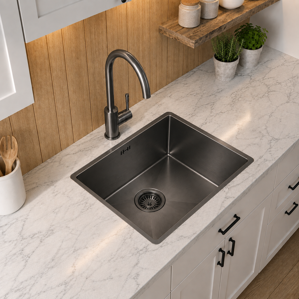 Verossi | 1.0 Bowl Kitchen Sink| With Chrome Strainer Waste | 440x440x205 | Gun Metal
