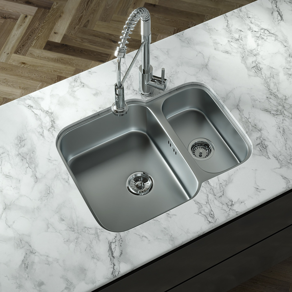 Verossi | Polished | 1.5 Bowl Stainless Steel Undermount Kitchen Sink | 590 x 460mm | Supplied with Chrome Basket Strainer Wastes