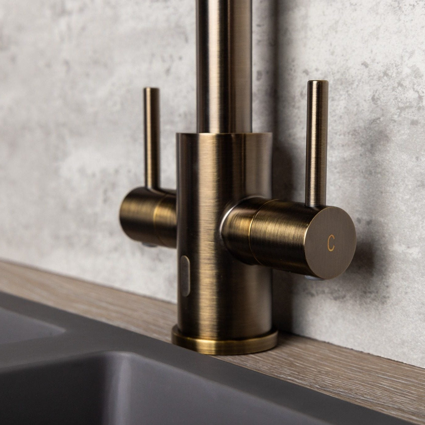 Verossi | Torra | Swivel Kitchen tap | Antique Brass